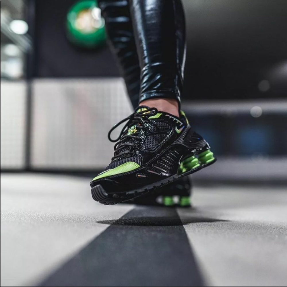 NWB! Nike Shox Enigma SP Black Lime Blast Sneakers - Picture 15 of 15